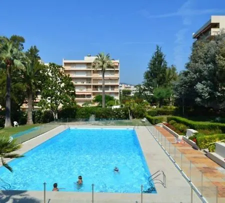Eden Parc Apartment